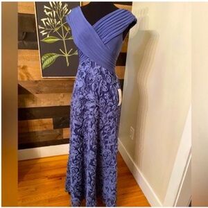 Patra NEW Sleeveless Gown Cornflower Blue Ruching Appliqué Floral Skirt Size 6